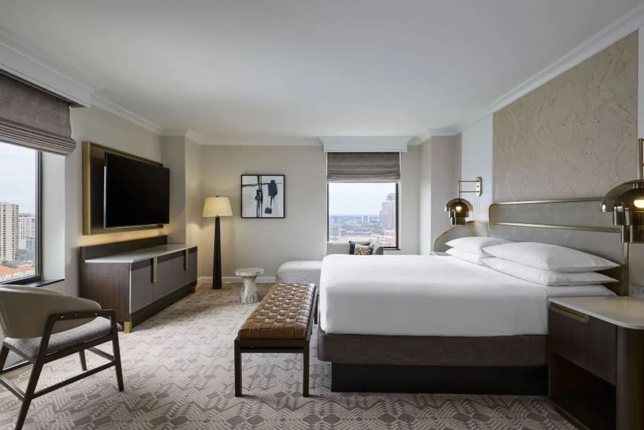 JW Marriott Houston by The Galleria — rooms and atmosphere