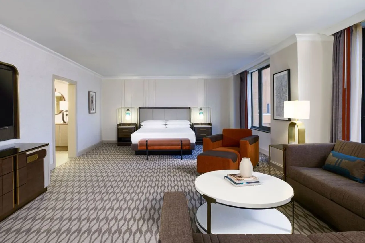 JW Marriott Houston by The Galleria — rooms and atmosphere