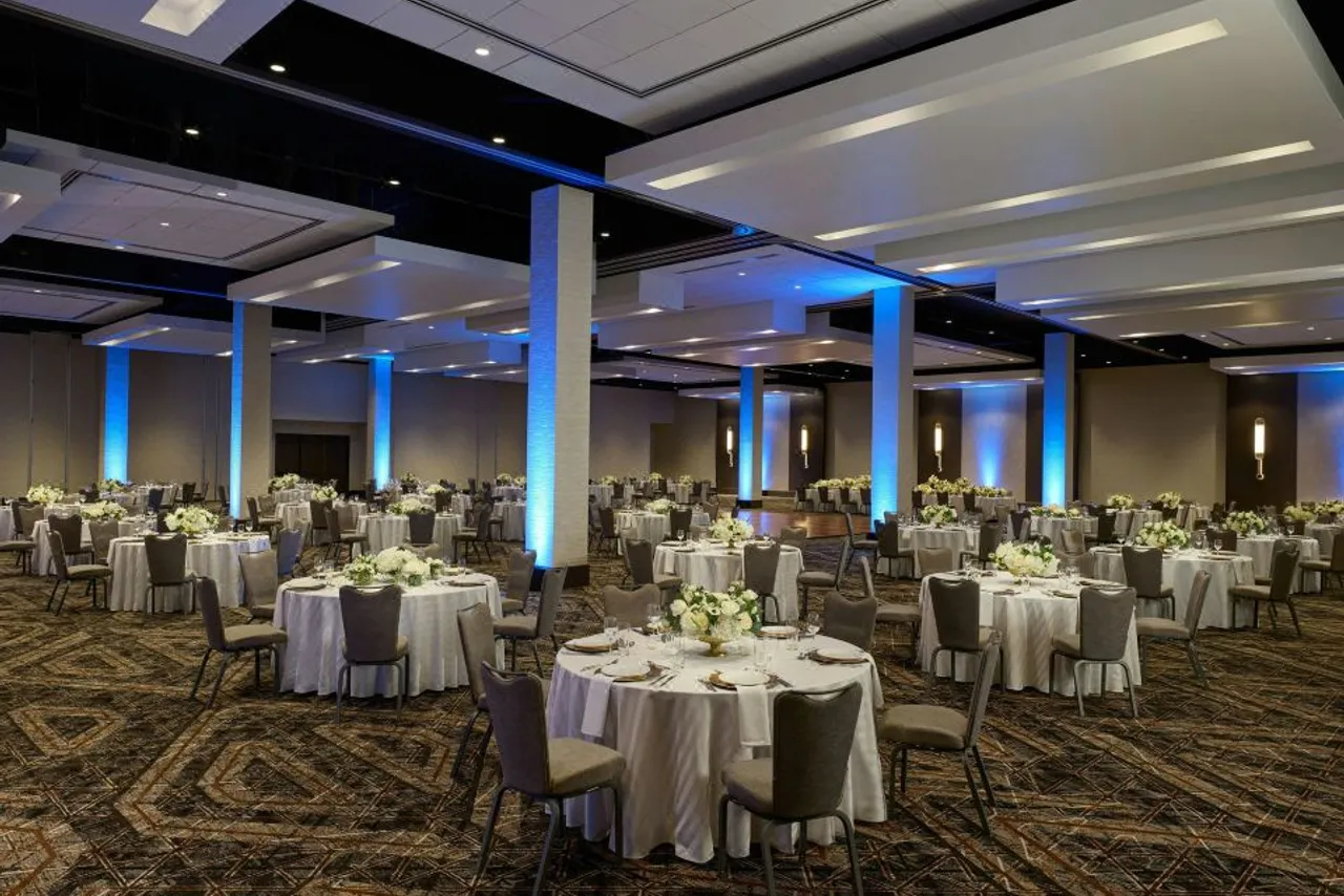 JW Marriott Houston by The Galleria — rooms and atmosphere