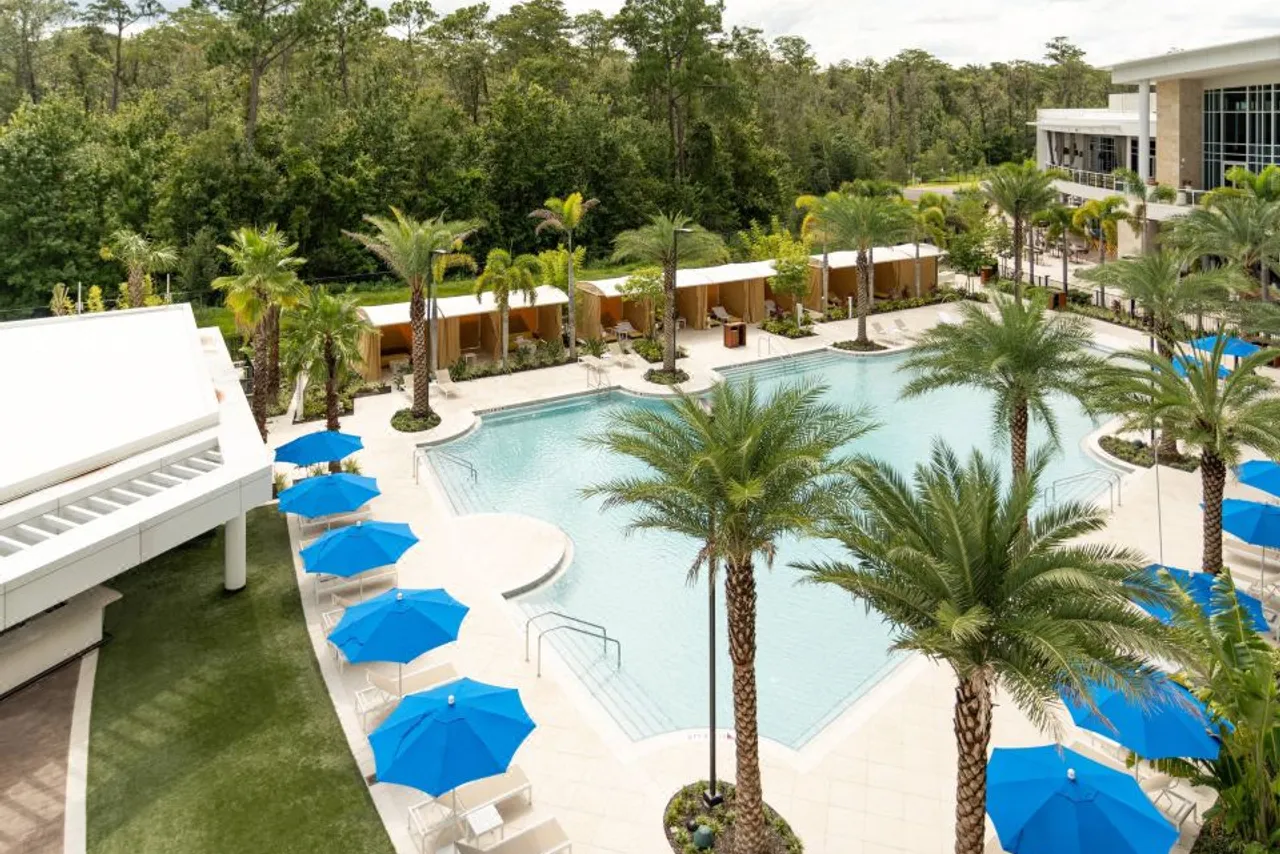 JW Marriott Orlando Bonnet Creek Resort & Spa — rooms and atmosphere