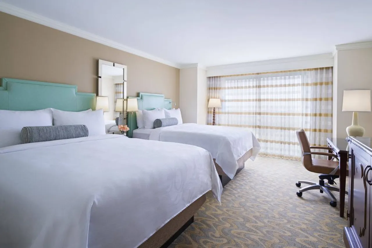 JW Marriott Orlando, Grande Lakes — rooms and atmosphere