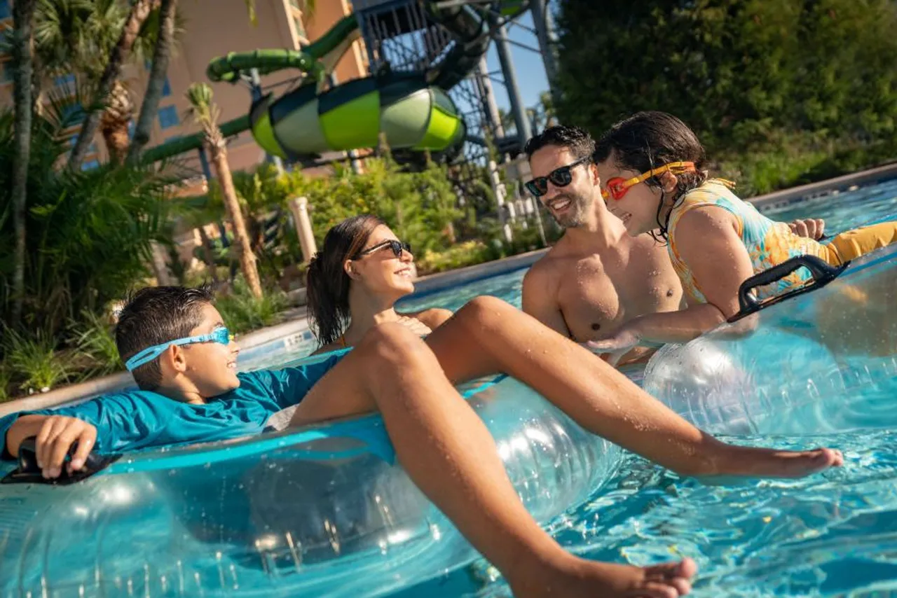 JW Marriott Orlando, Grande Lakes — rooms and atmosphere