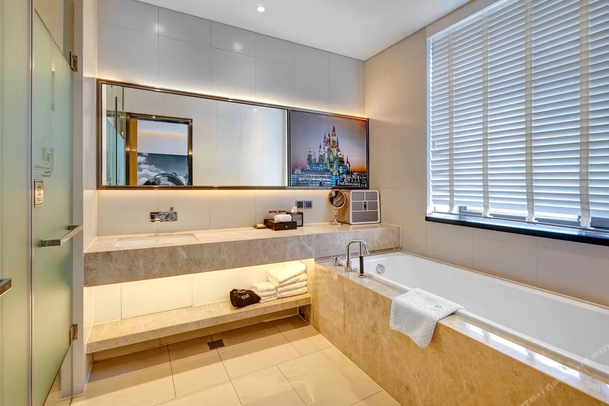 Kai Rui Hotel Harbin — rooms and atmosphere