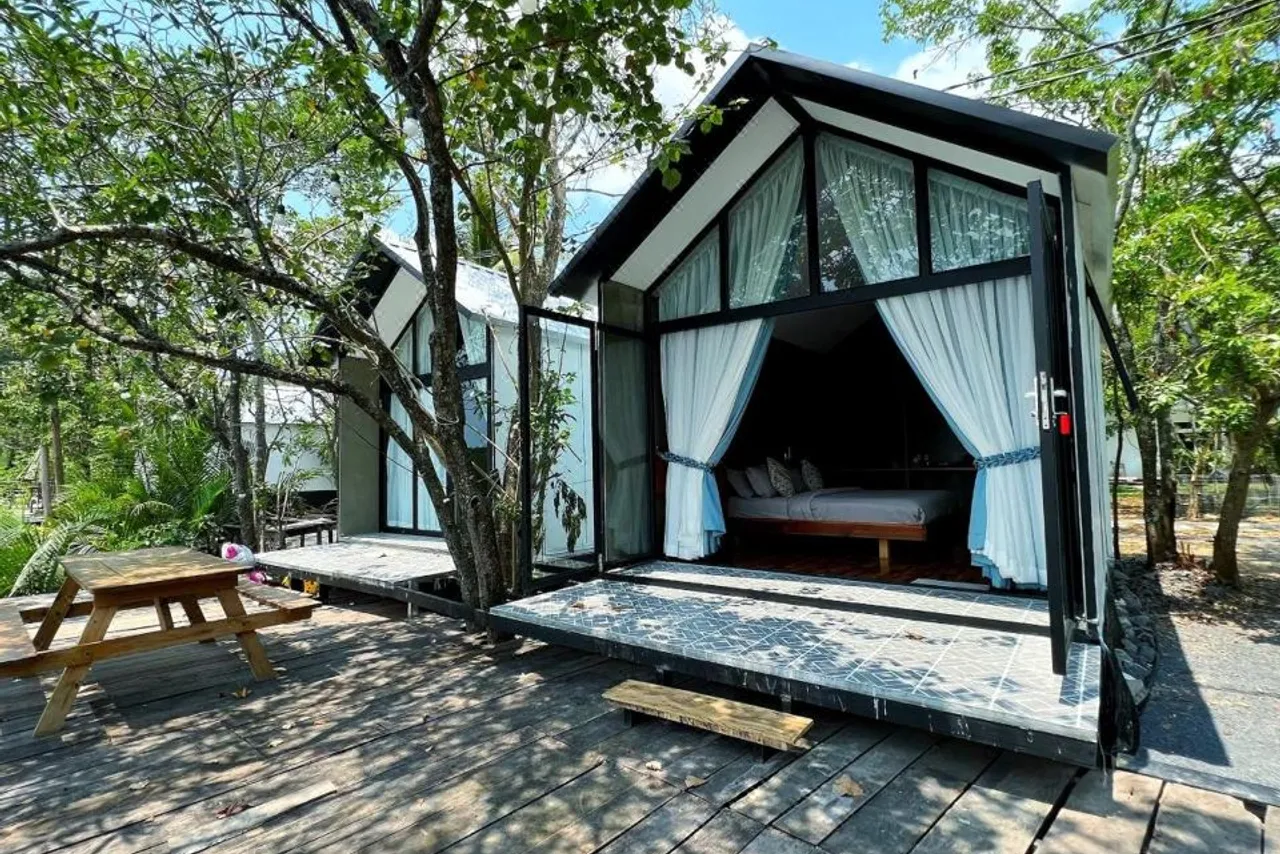 Kampot Riverfront Boutique By BEN — rooms and atmosphere