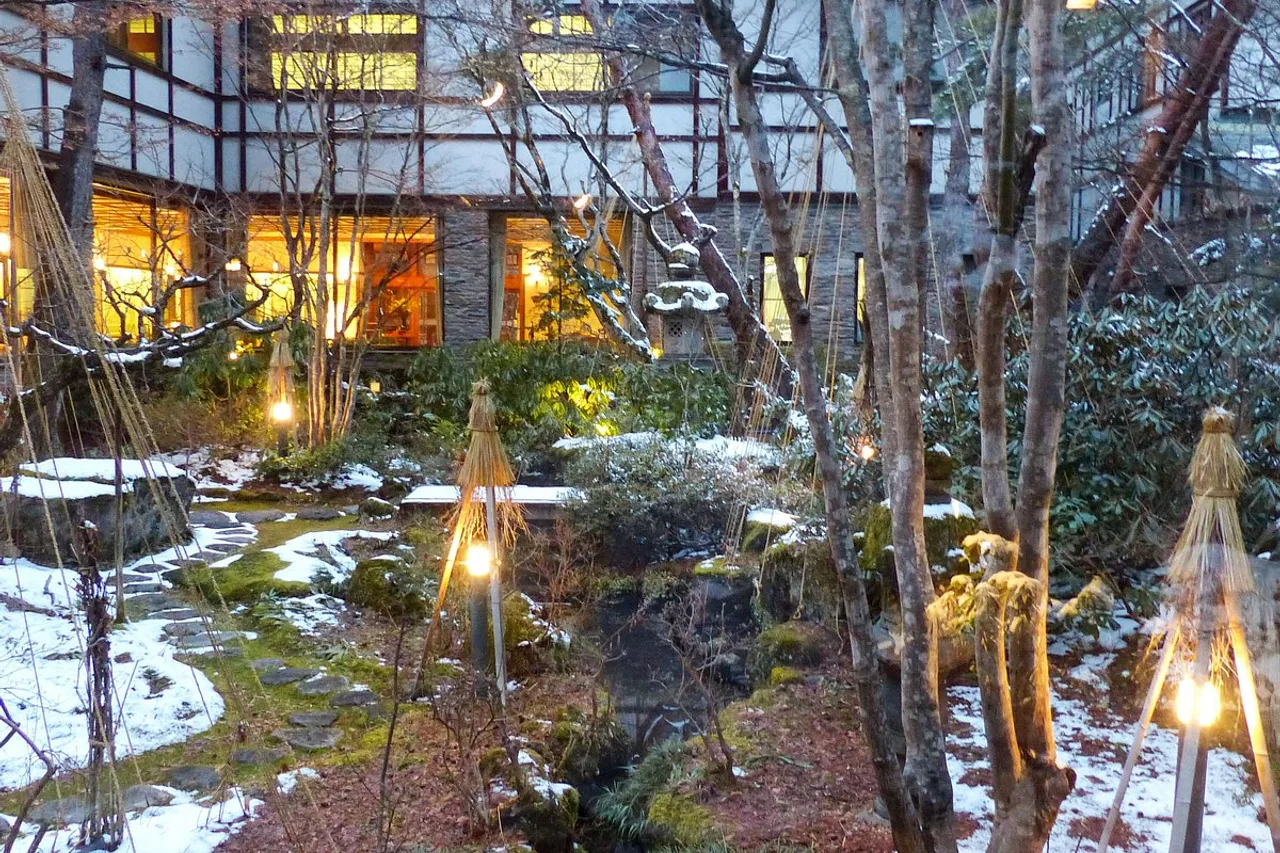 Kanbayashi Hotel Senjukaku — rooms and atmosphere
