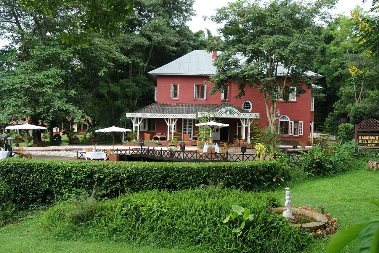 Kandawgyi Hill Resort — rooms and atmosphere