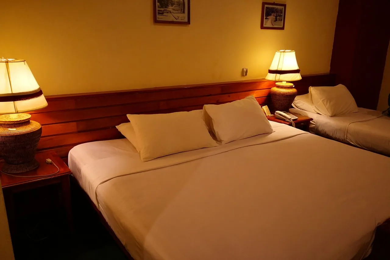Kandawgyi Hill Resort — rooms and atmosphere