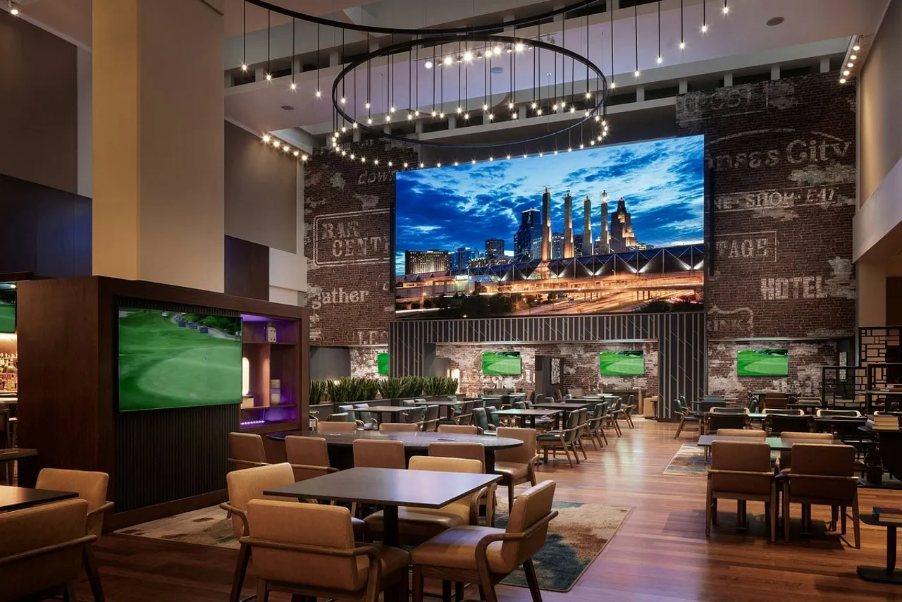 Kansas City Marriott Downtown — rooms and atmosphere