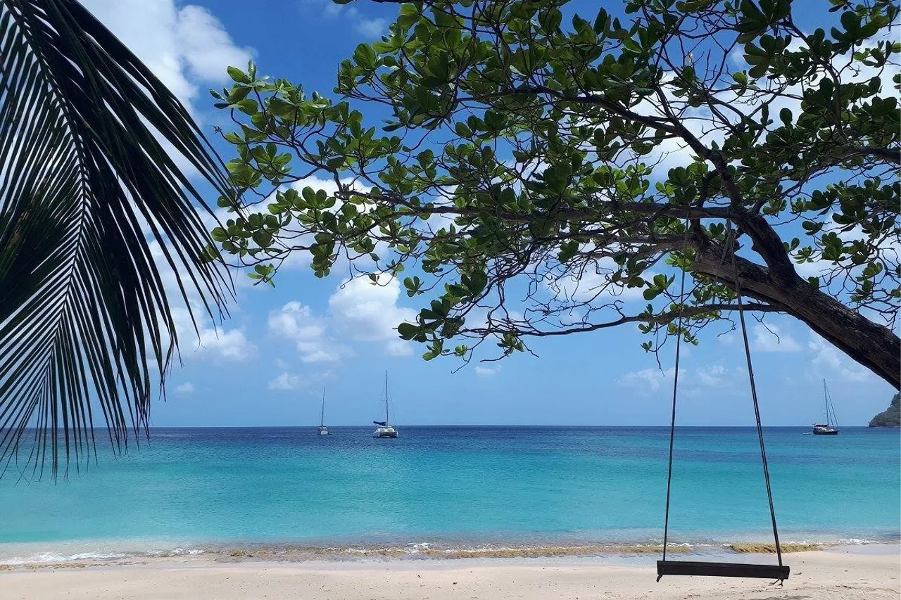 Keegan's Beachside Hotel — เบเกีย