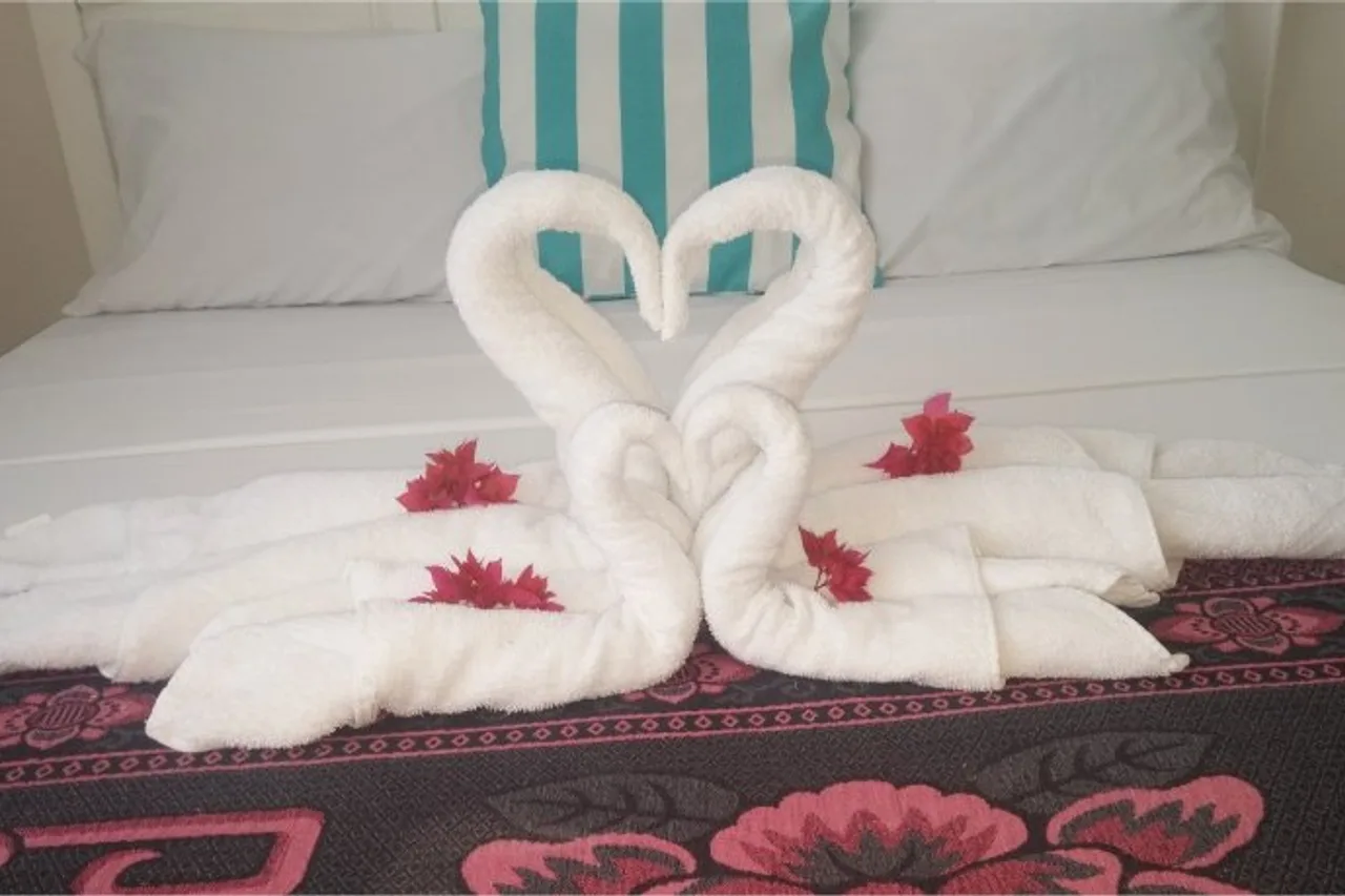 Keegan's Beachside Hotel — ภาพห้องพักและบรรยากาศ