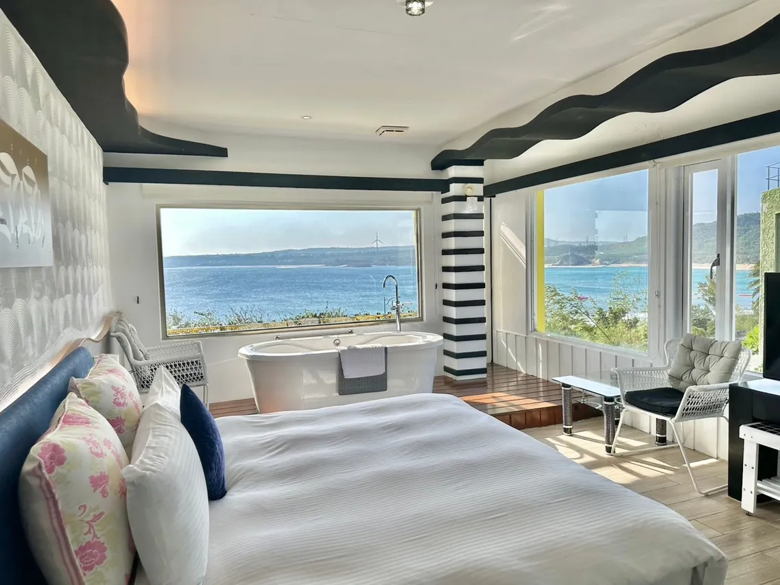 Kenting Nanwan Resorts — rooms and atmosphere