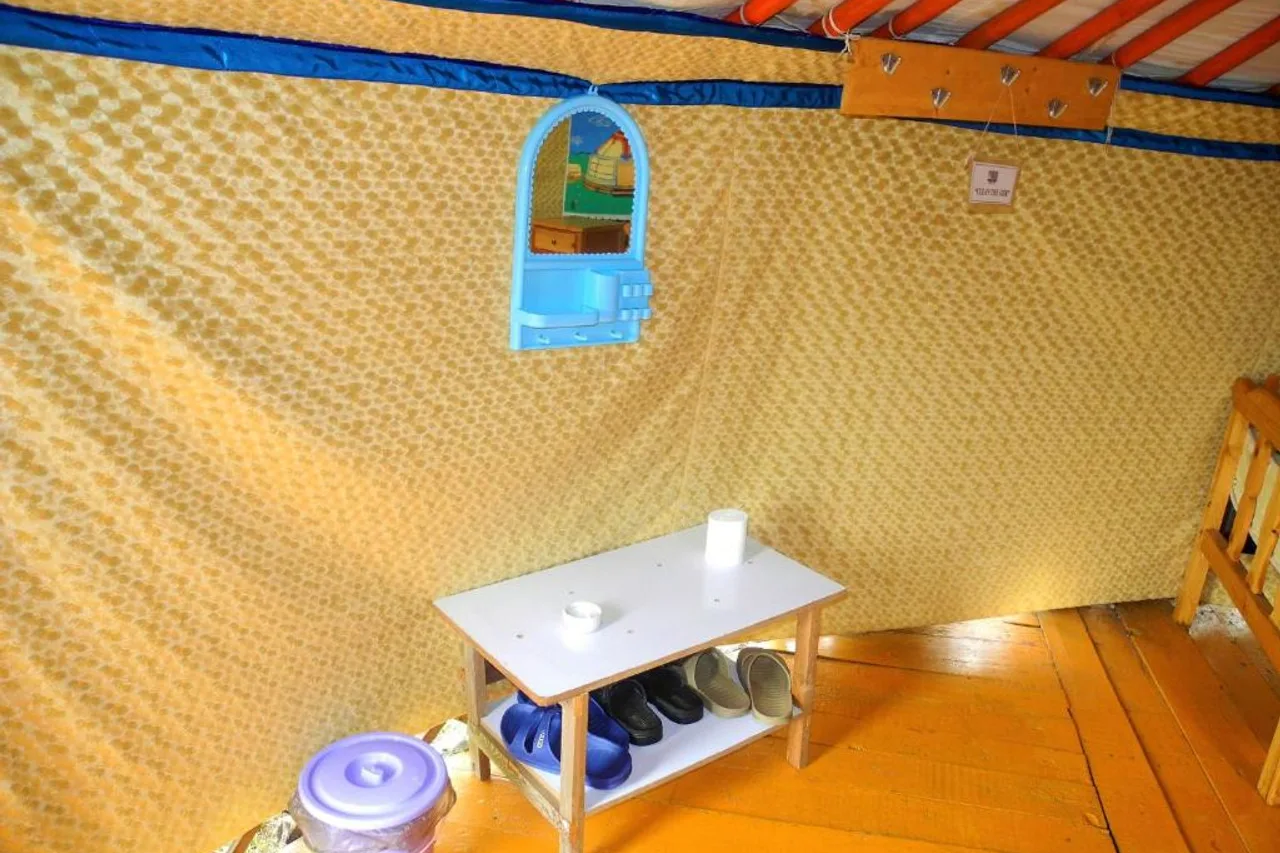 Khuvsgul Dalai Tourist Camp — ภาพห้องพักและบรรยากาศ