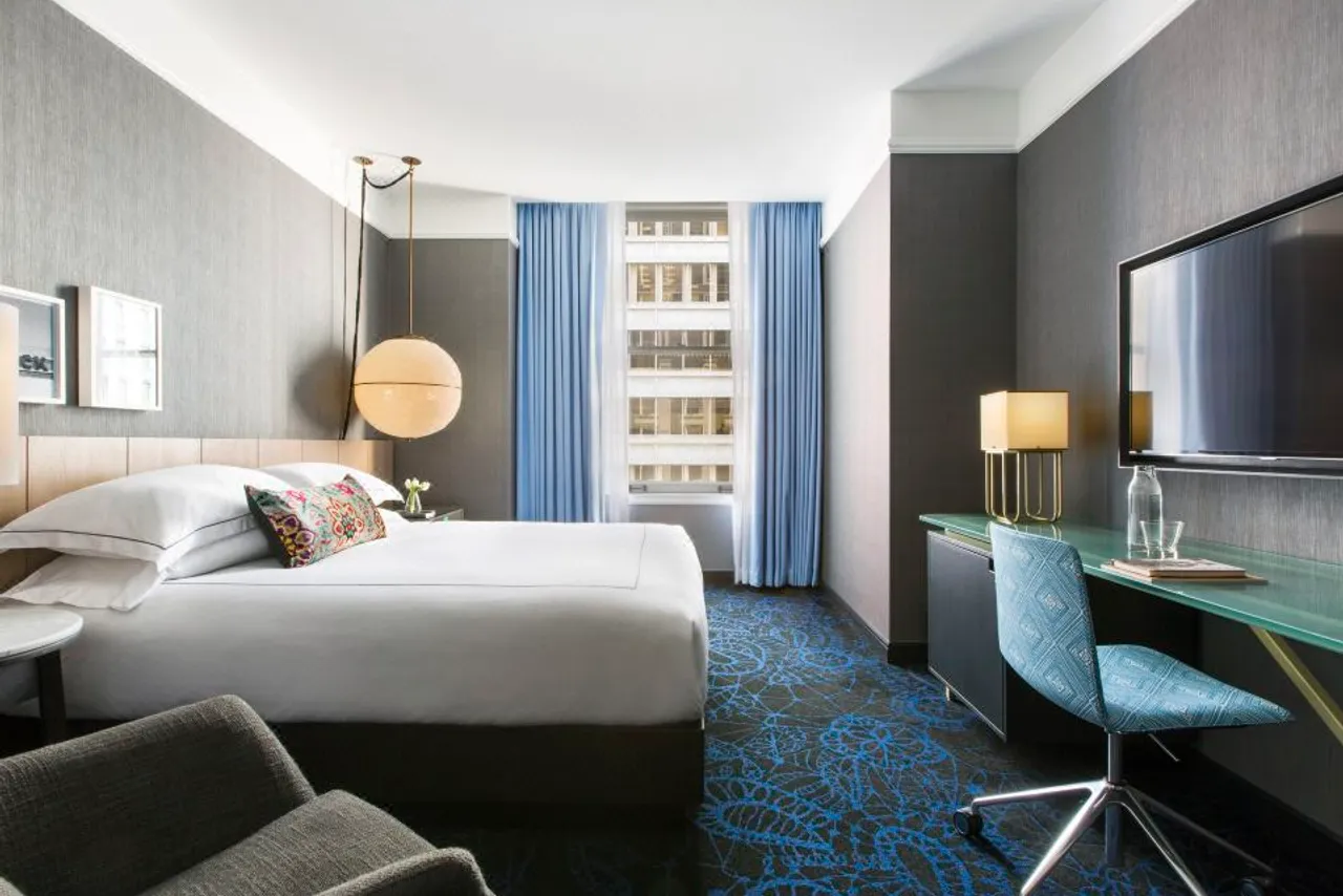 Kimpton Gray Hotel — rooms and atmosphere