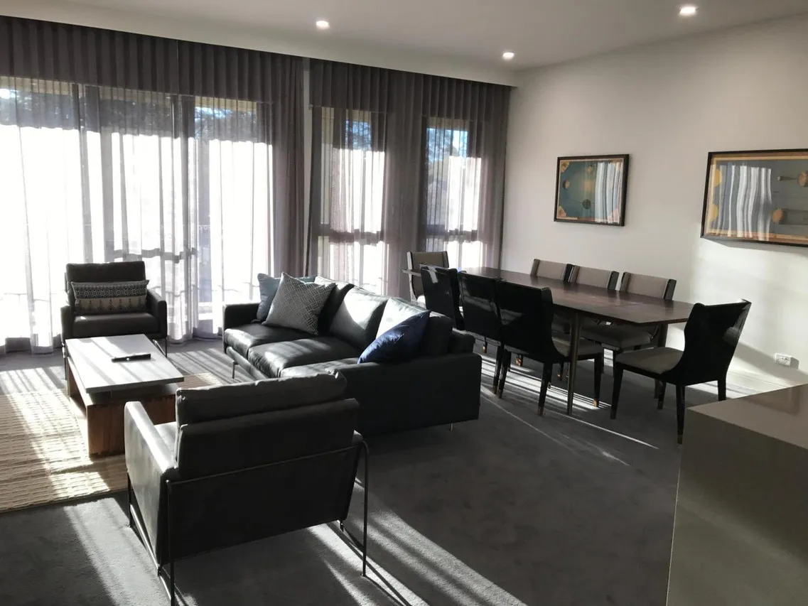 Knightsbridge Canberra — rooms and atmosphere