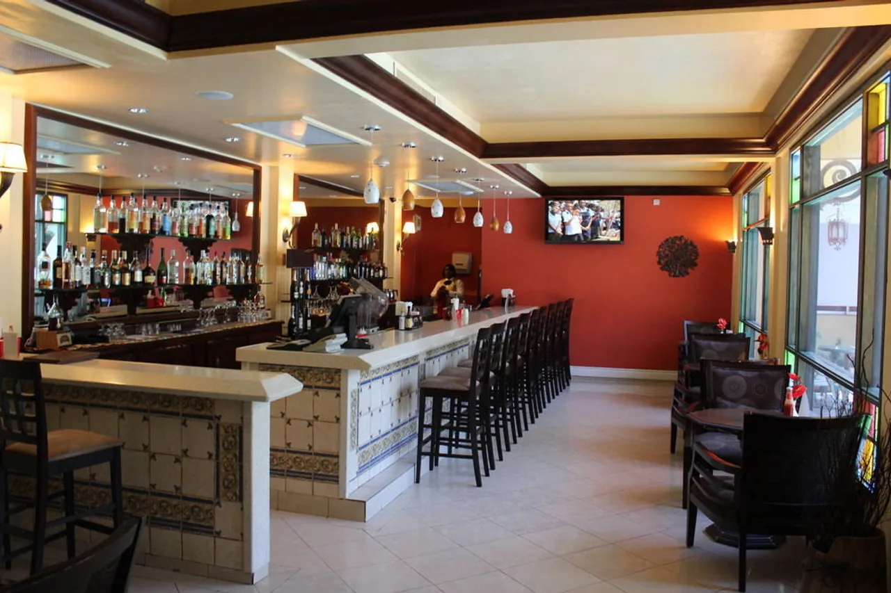 The Knutsford Court Hotel — rooms and atmosphere