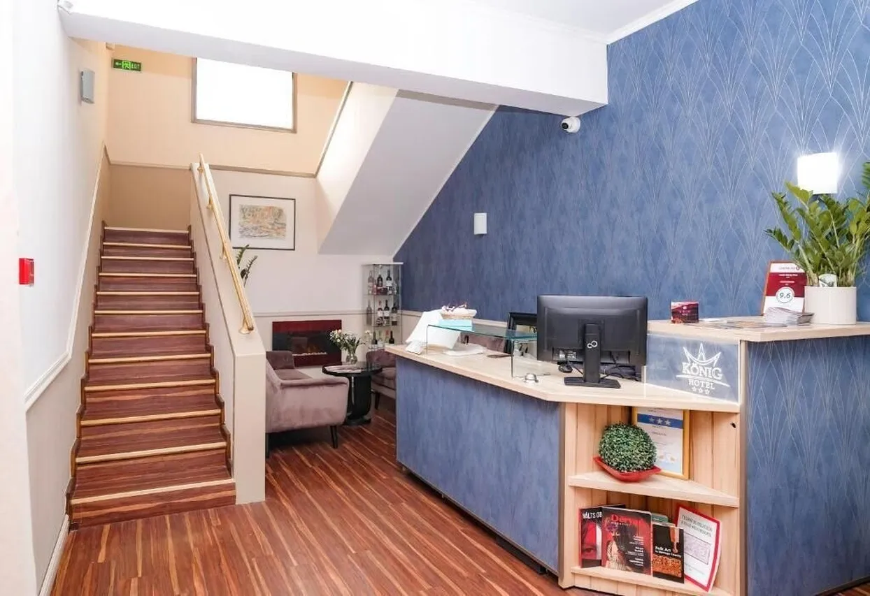 König Hotel Pécs — ภาพห้องพักและบรรยากาศ