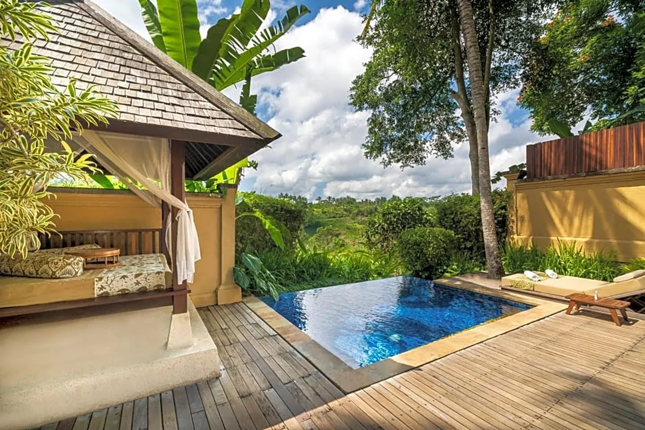 Komaneka at Tanggayuda — rooms and atmosphere