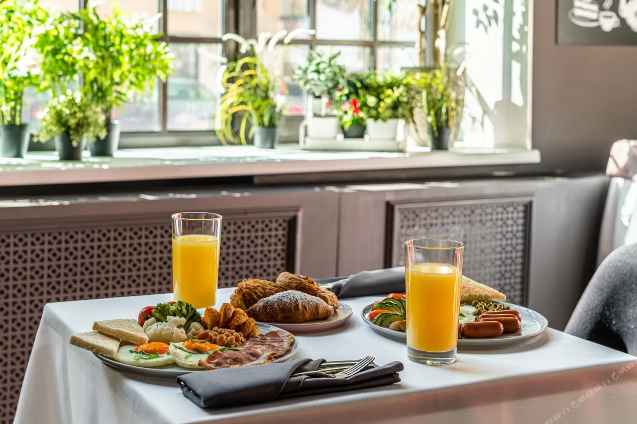 Kravt Hotel — rooms and atmosphere