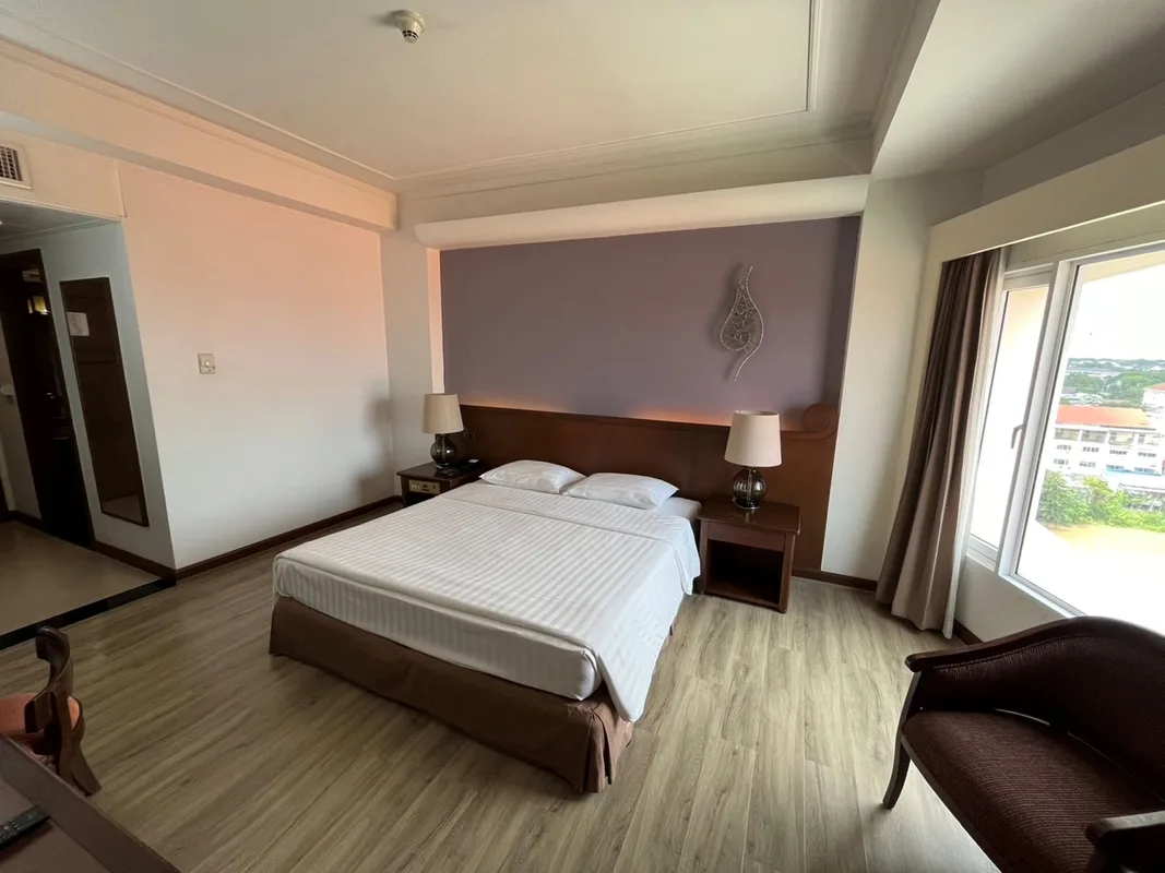 Krungsri River Hotel — ภาพห้องพักและบรรยากาศ