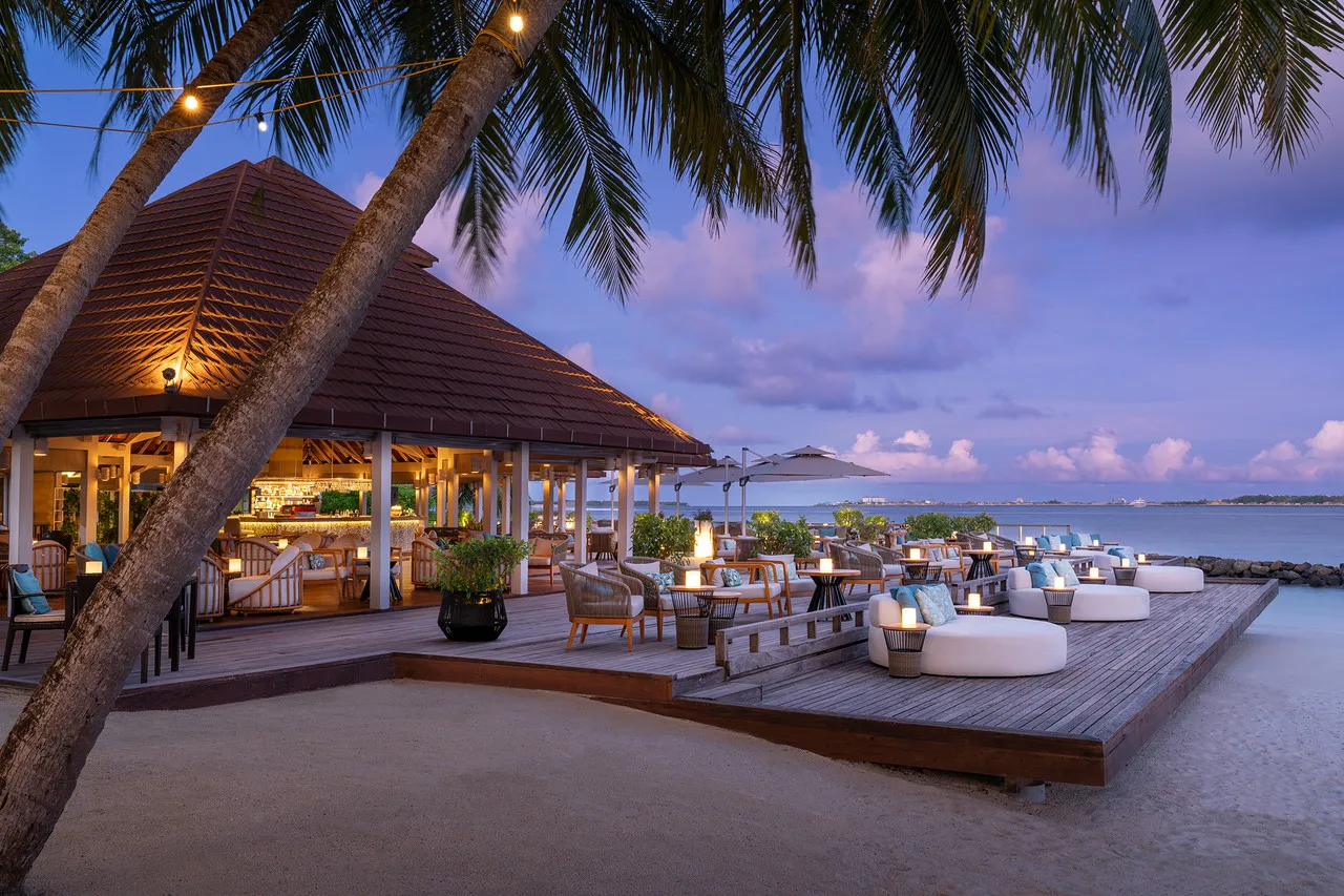 Kurumba Maldives — rooms and atmosphere