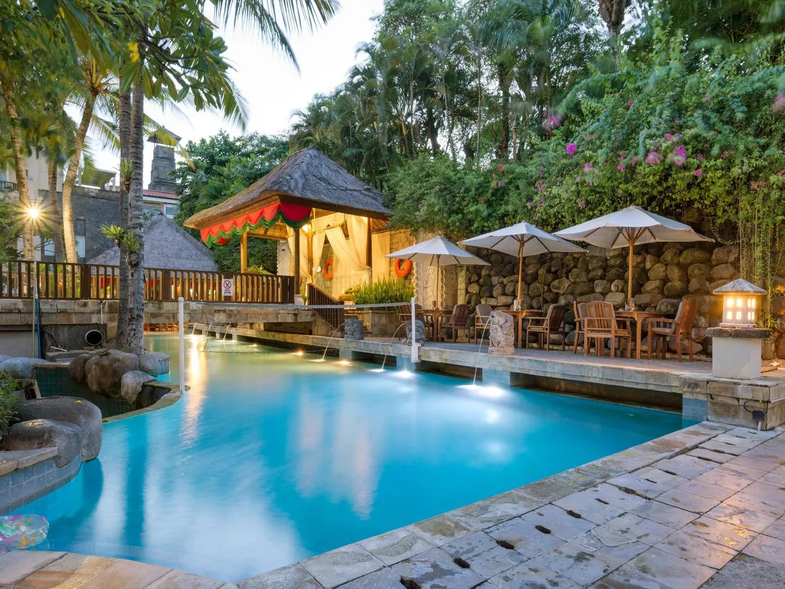 Kuta Paradiso Hotel — rooms and atmosphere