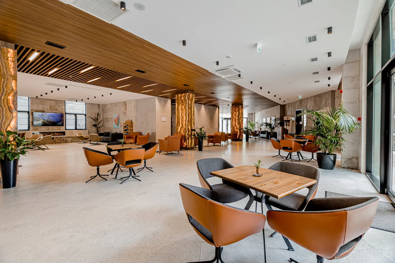 Kutaisi Inn Hotel — rooms and atmosphere