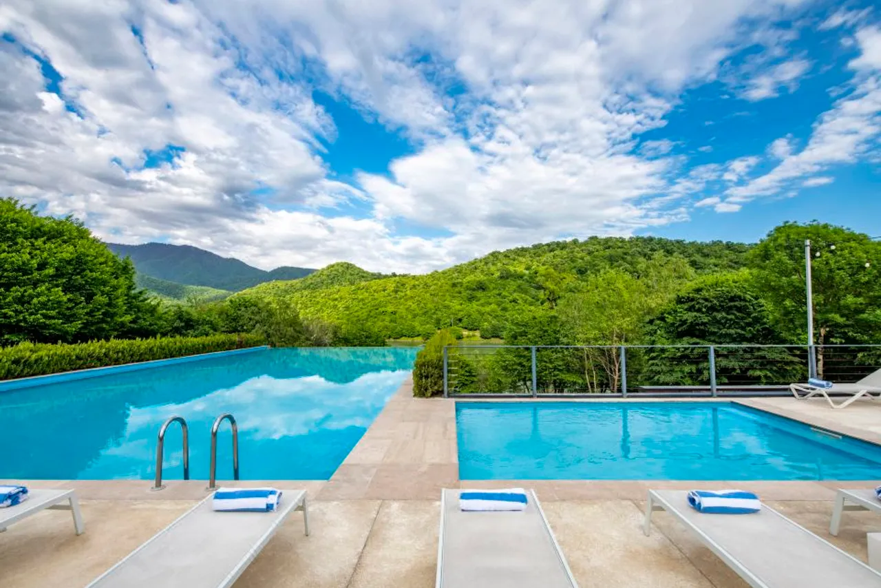 Kvareli Lake Resort — rooms and atmosphere