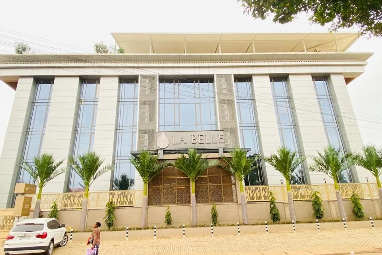 La Belle The Business Hotel — ภาพห้องพักและบรรยากาศ