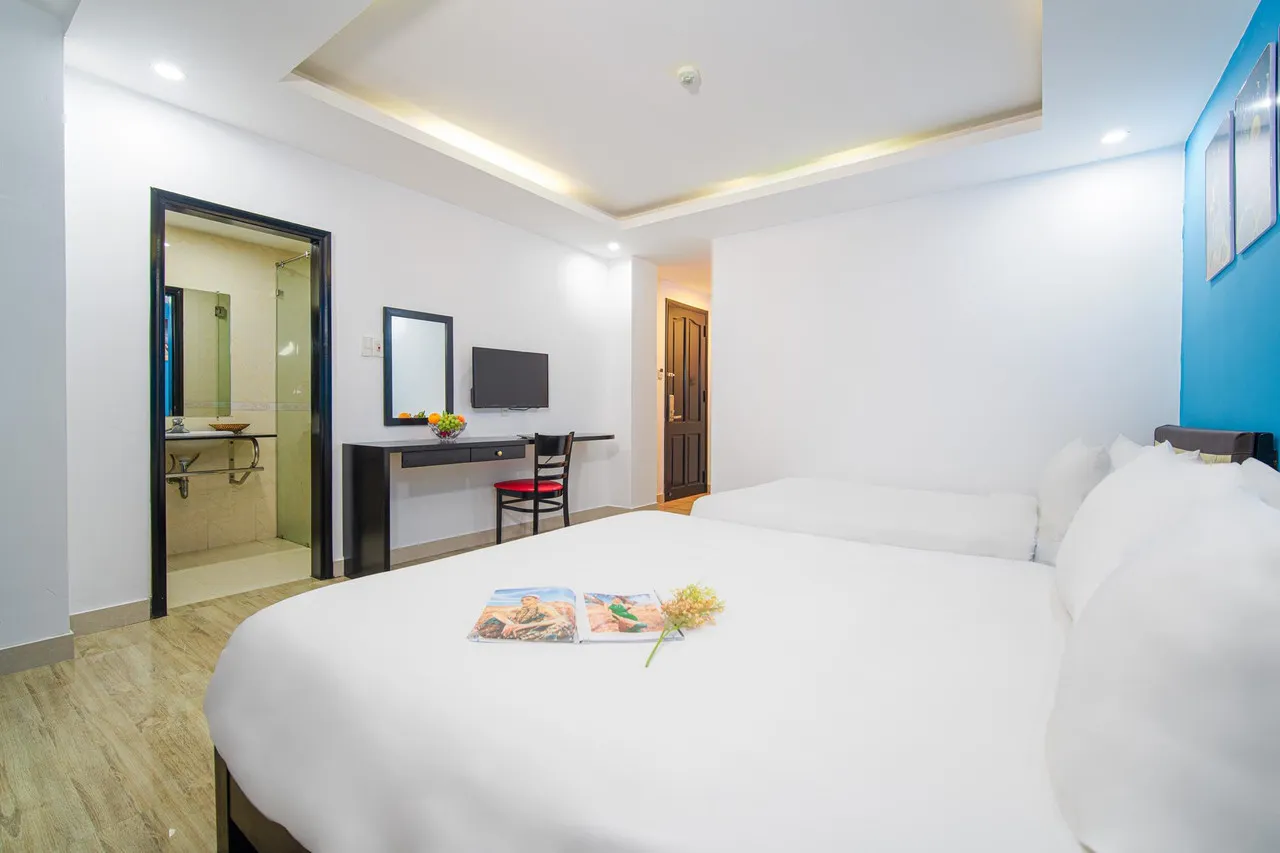 La Maison Da Nang Beach — rooms and atmosphere