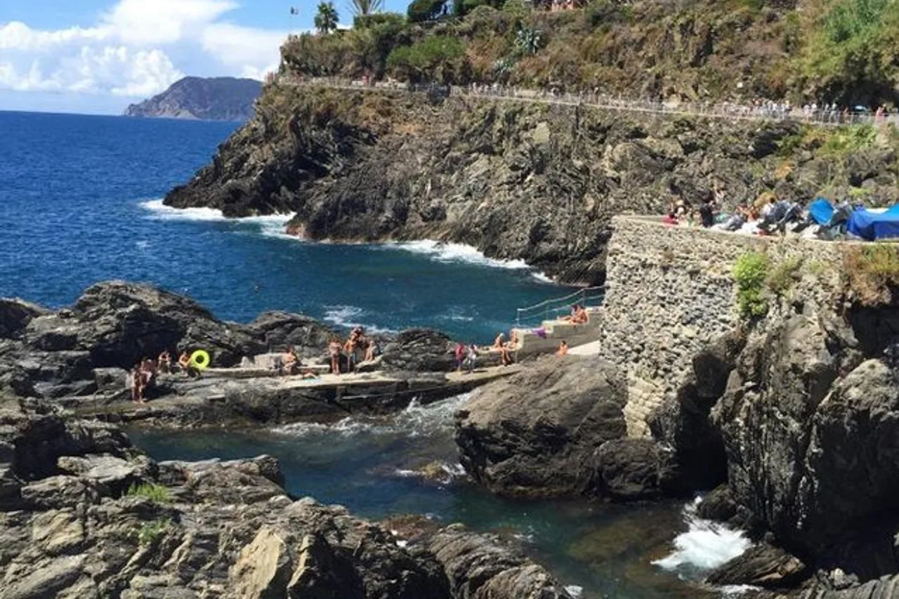 La Mala Manarola — ภาพห้องพักและบรรยากาศ