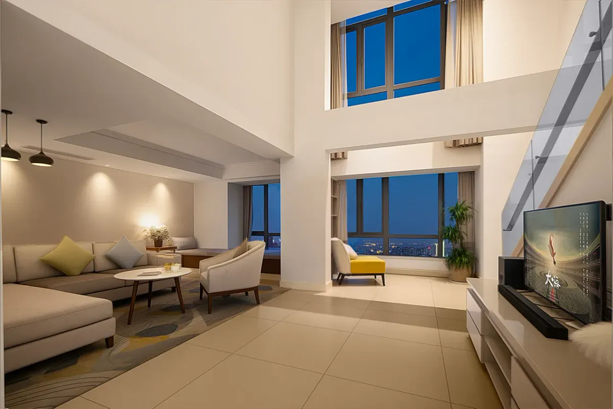 Tianfu Square Serviced Suites by Lanson Place — rooms and atmosphere