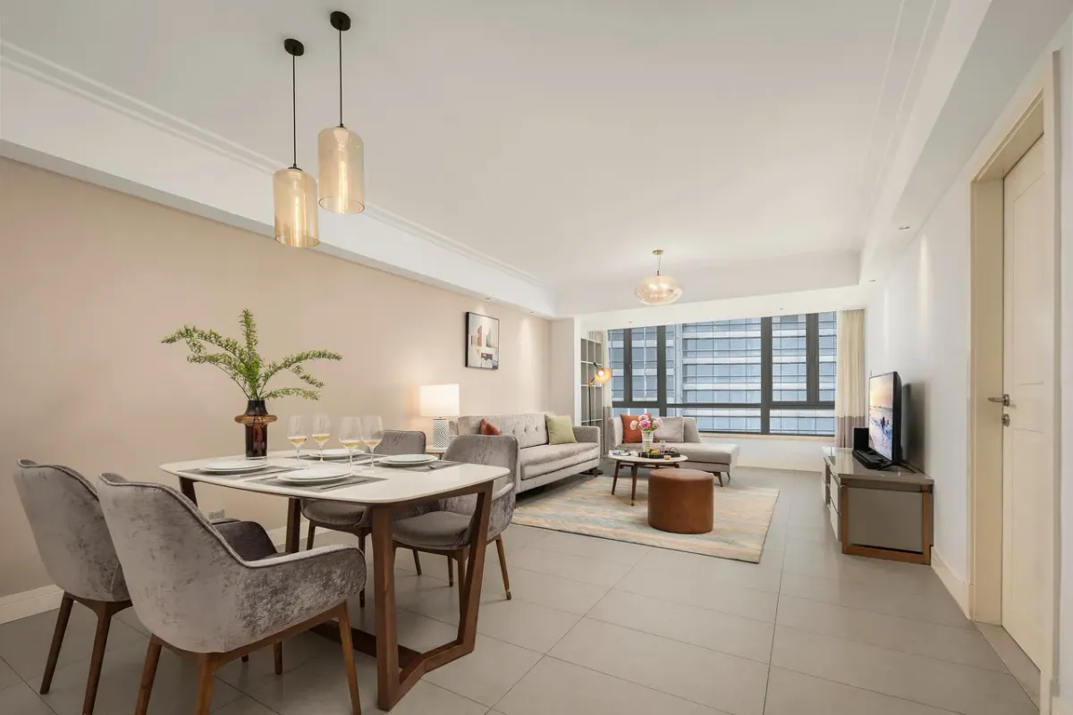 Tianfu Square Serviced Suites by Lanson Place — rooms and atmosphere