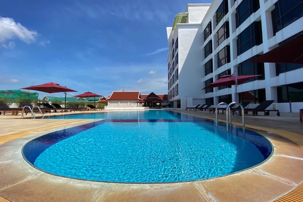 Lao Plaza Hotel — rooms and atmosphere