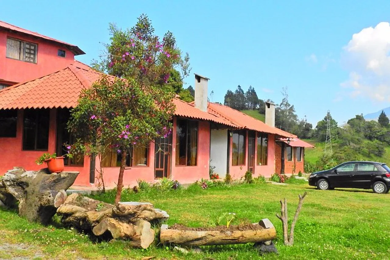 Las Orquideas Runtun Lodge — บานโยส