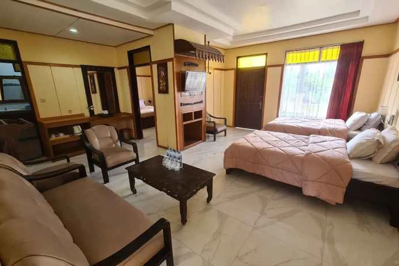 Lava View Lodge — rooms and atmosphere