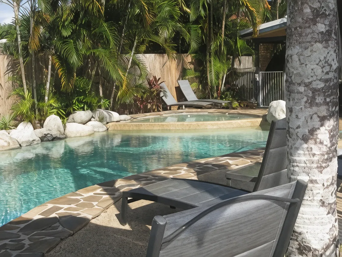 Lazy Lizard Motor Inn — rooms and atmosphere