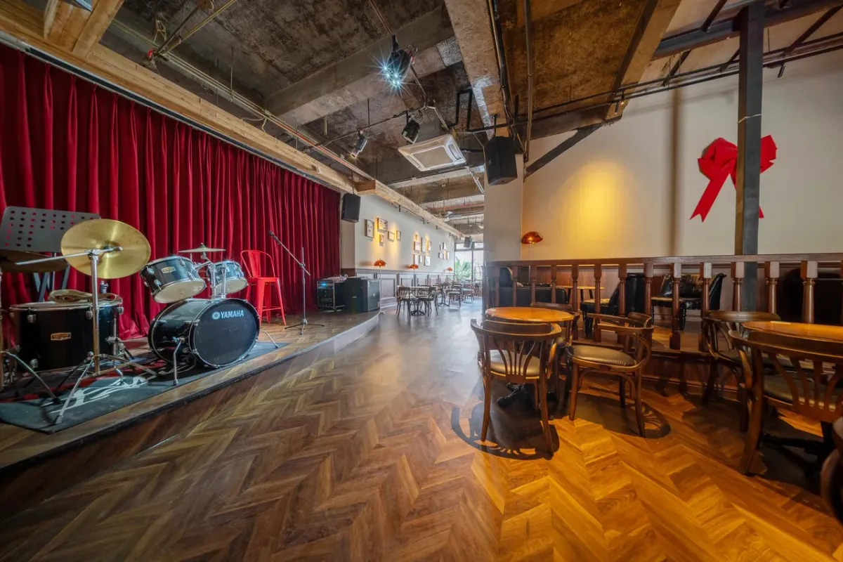 Lazybones Hostel Chengdu — rooms and atmosphere