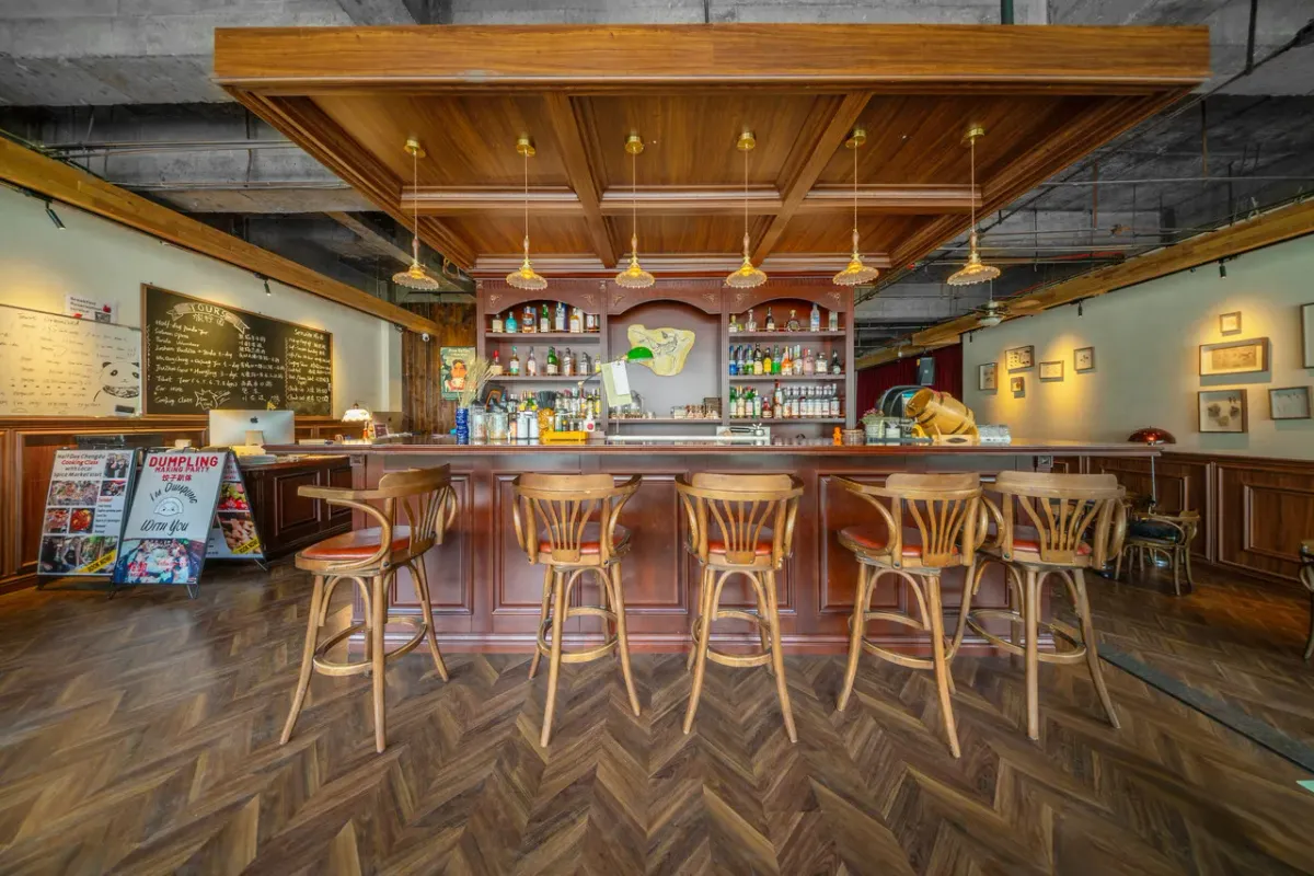 Lazybones Hostel Chengdu — rooms and atmosphere