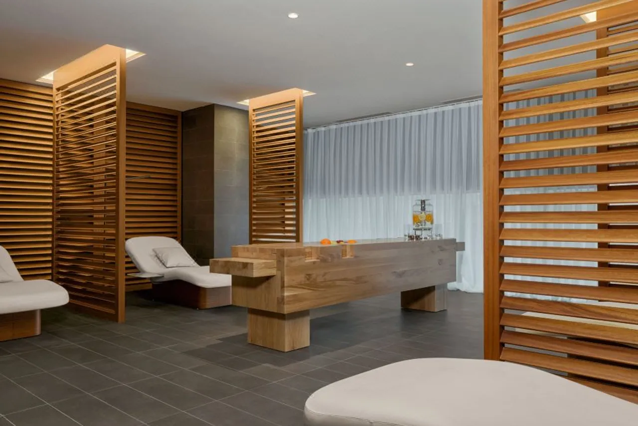 Le Meridien Batumi — rooms and atmosphere