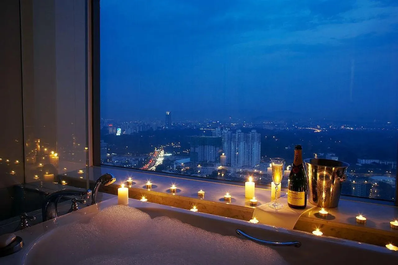 Le Méridien Kuala Lumpur — rooms and atmosphere