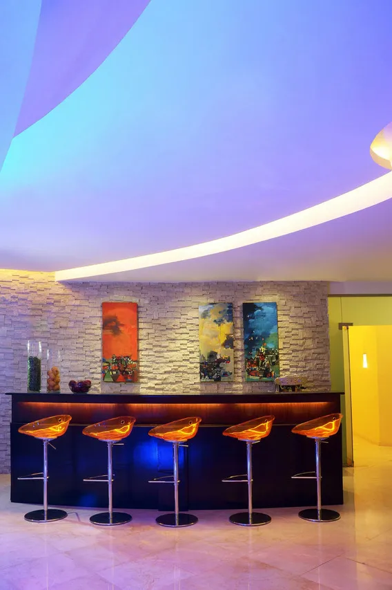 Le Méridien Pyramids Hotel & Spa — rooms and atmosphere