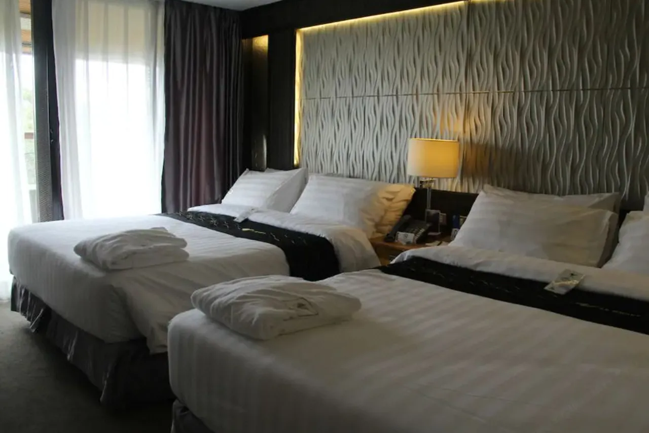 Le Monet Hotel — rooms and atmosphere