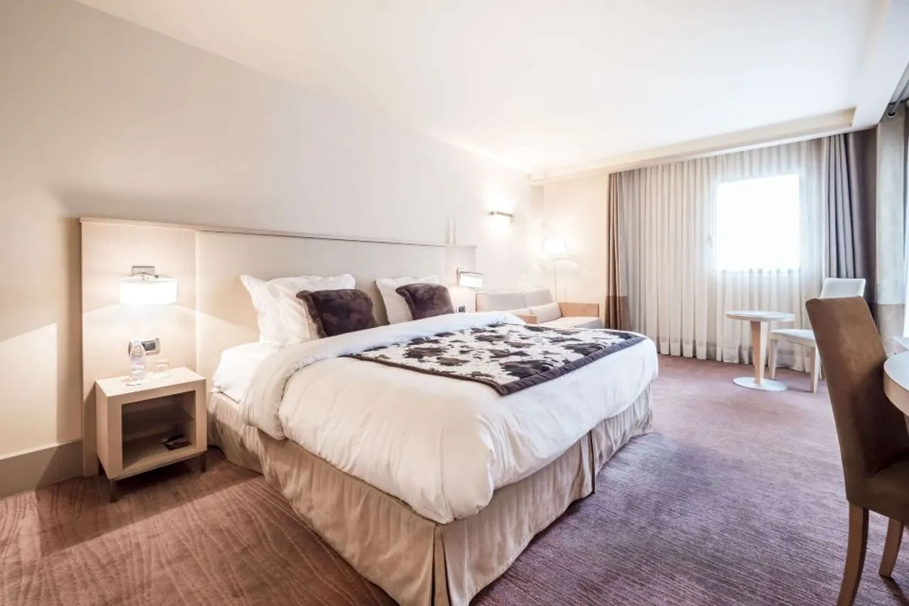 Hôtel Le Pré Carré — rooms and atmosphere