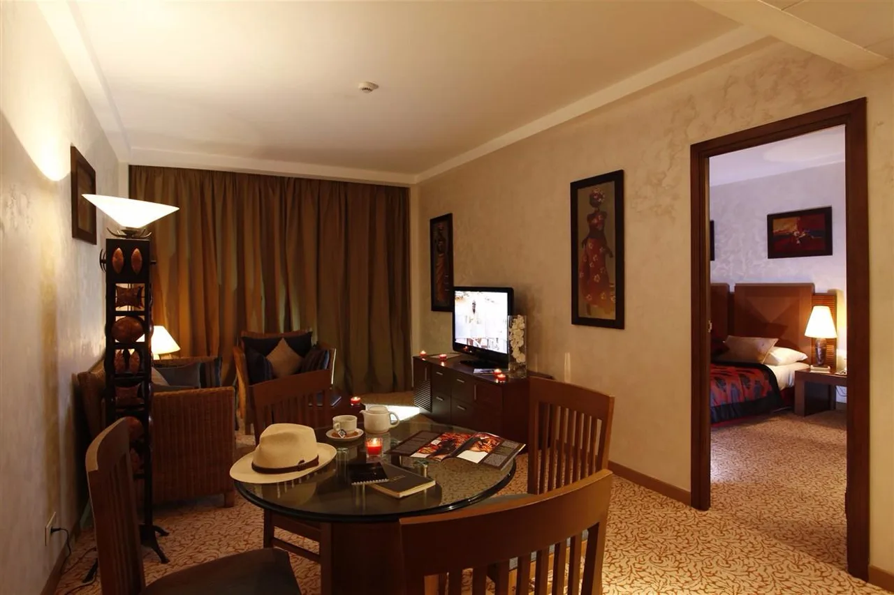 Ledger Plaza Bissau Hotel — rooms and atmosphere