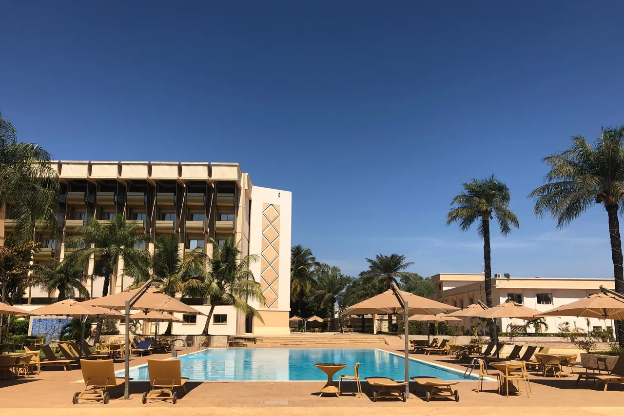Ledger Plaza Bissau Hotel — rooms and atmosphere