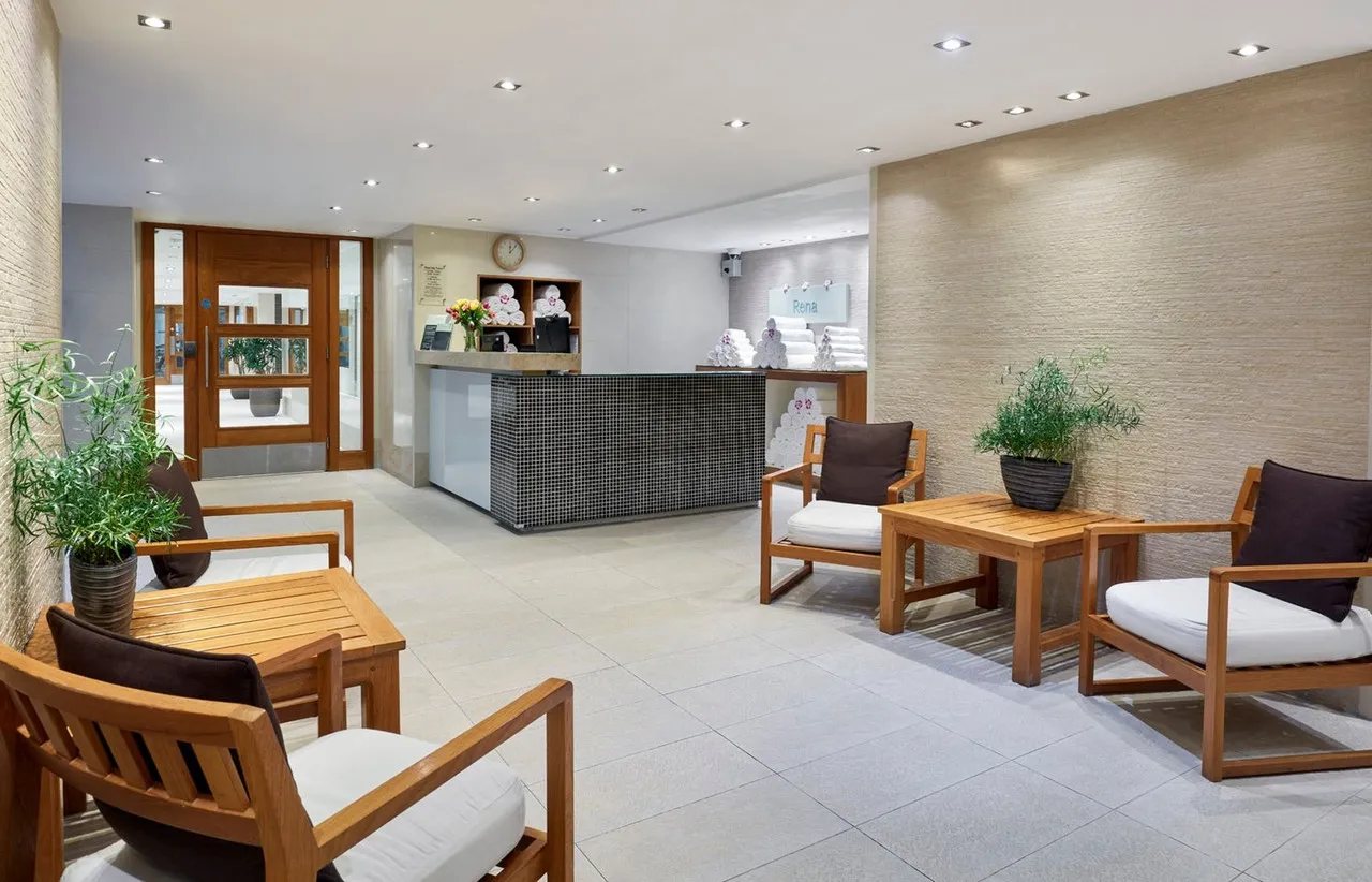 Leonardo Royal London St Paul's — rooms and atmosphere