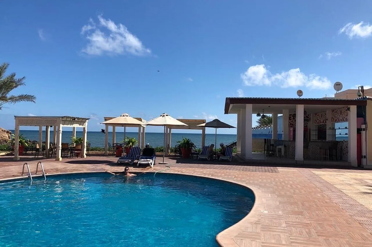 Les Acacias Hotel Djibouti — rooms and atmosphere