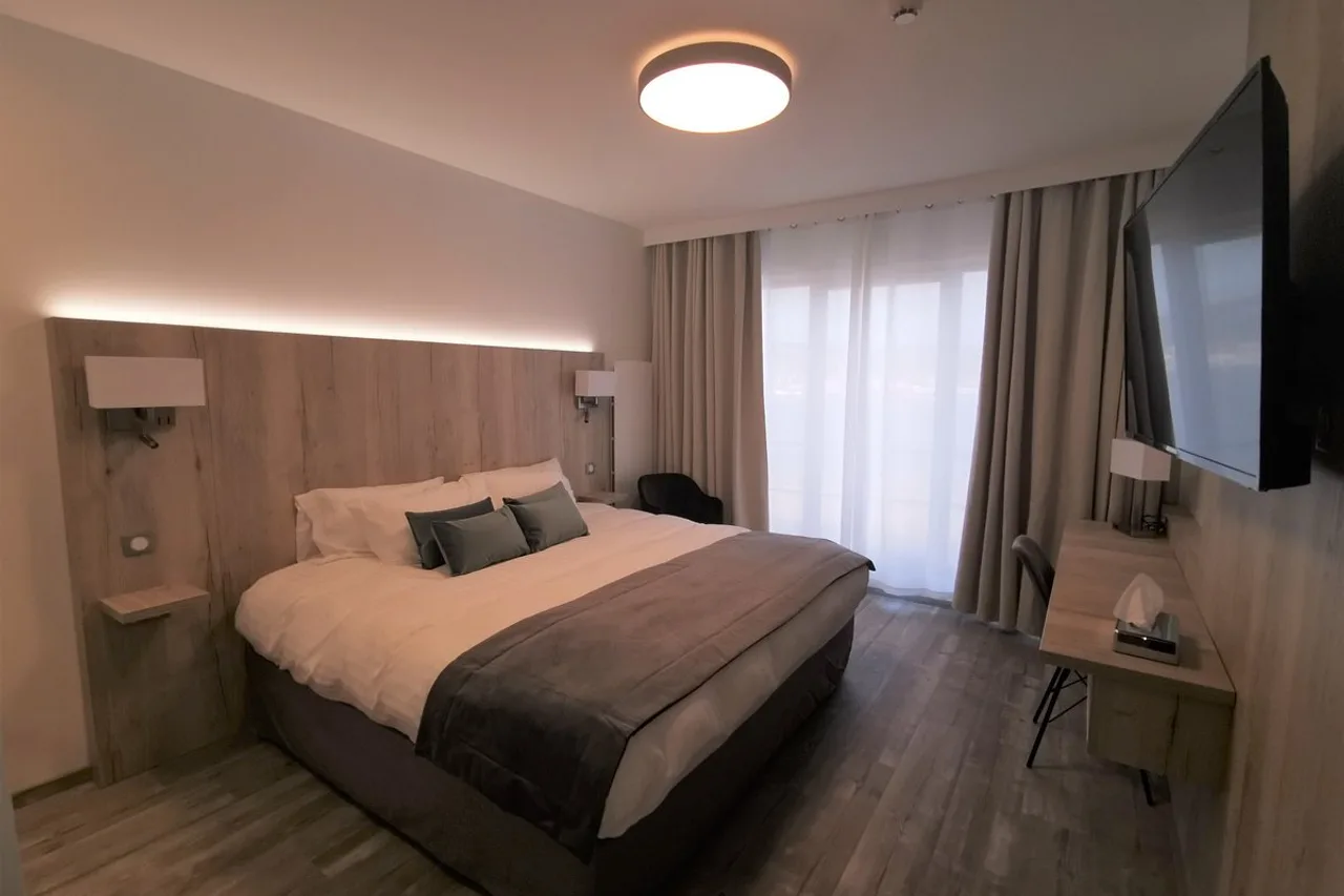 Les Terrasses du Port SPM — rooms and atmosphere