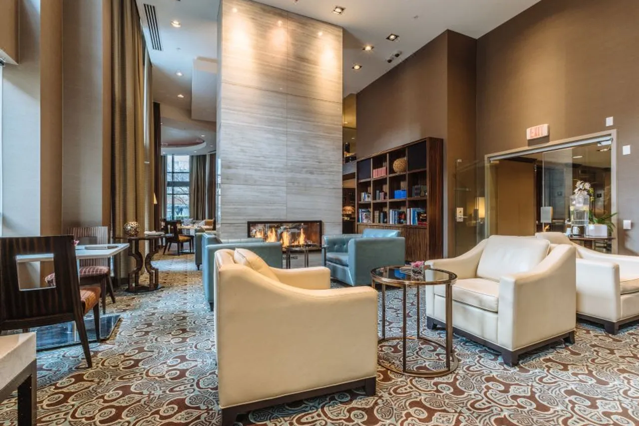L'Hermitage Hotel — rooms and atmosphere