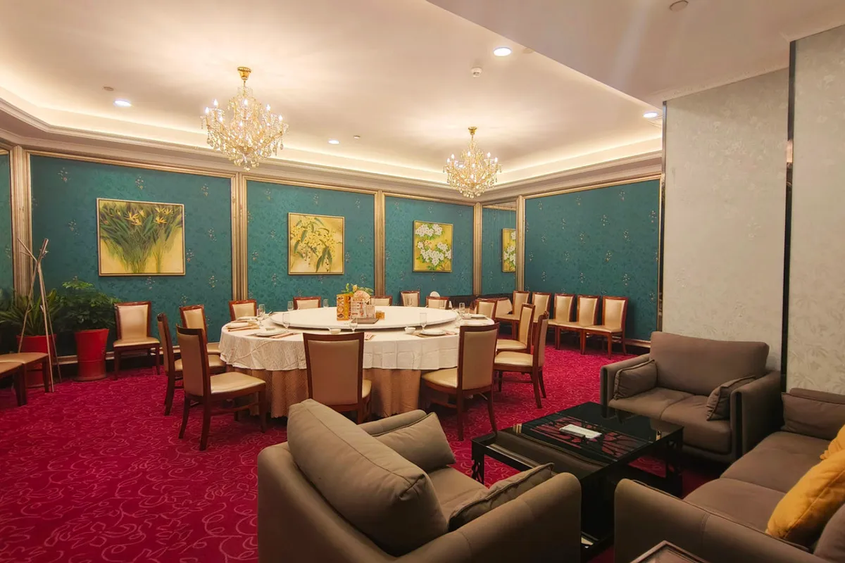 Shenzhen Lido Hotel — rooms and atmosphere